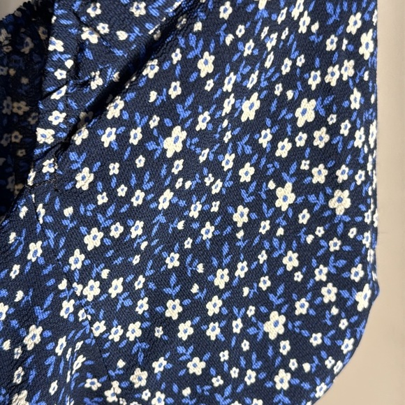 LOVE TREE Floral Blue Crop Top With Tie Front - Picture 2 of 8